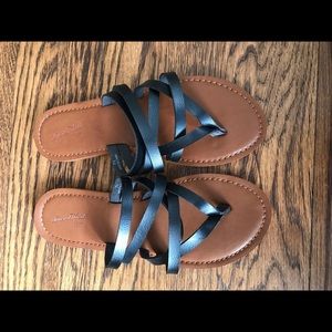 Universal Thread Black Sandals